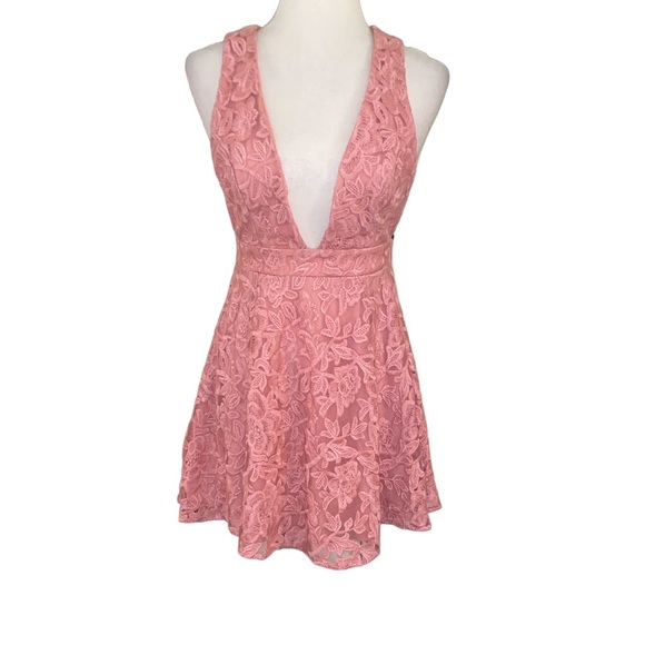 NBD Revolve Faith Pastel Blush Pink Floral Lace Plunge Neck Mini Dress - XS - Picture 4 of 14